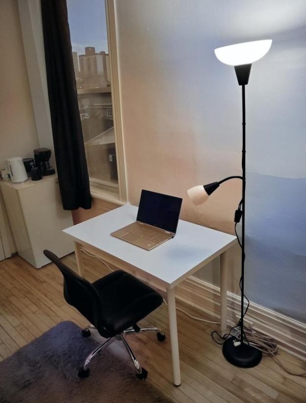 Booking-Eddy- Single Room With Self Check-In Hull Esterno foto