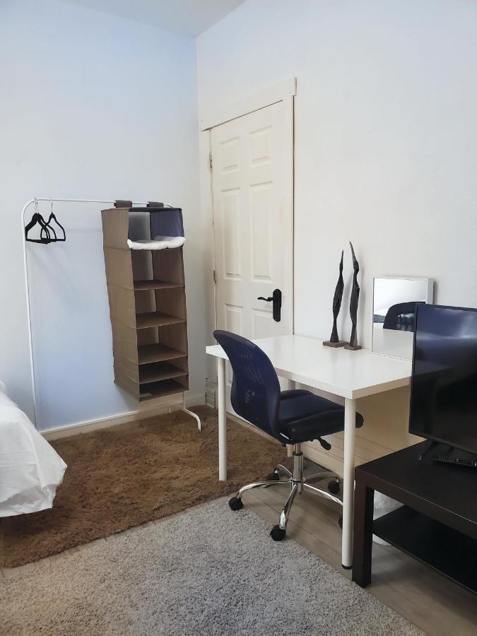Booking-Eddy- Single Room With Self Check-In Hull Esterno foto