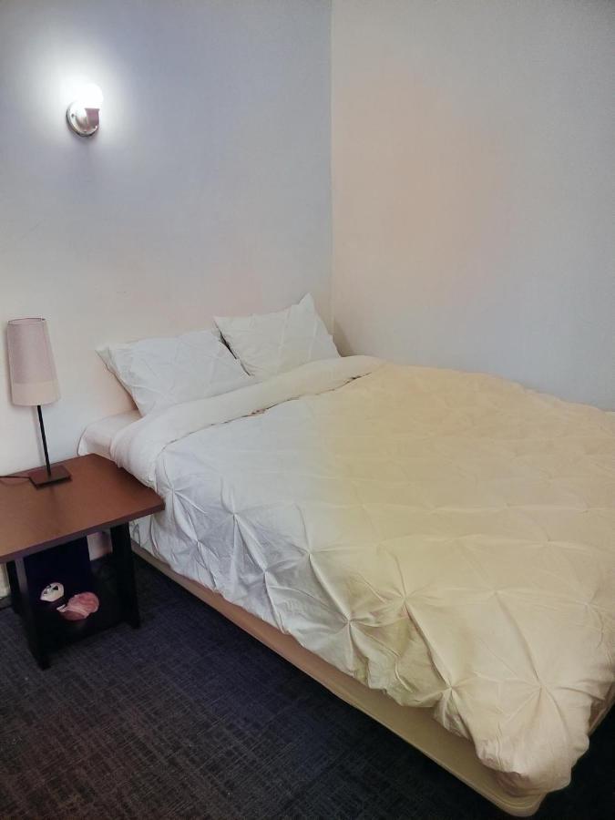 Booking-Eddy- Single Room With Self Check-In Hull Esterno foto