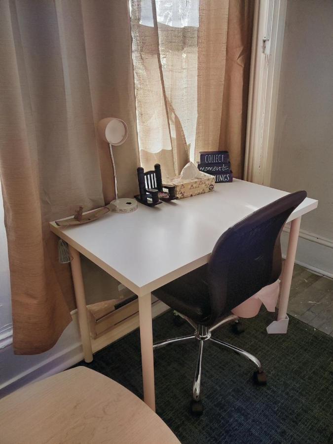 Booking-Eddy- Single Room With Self Check-In Hull Esterno foto