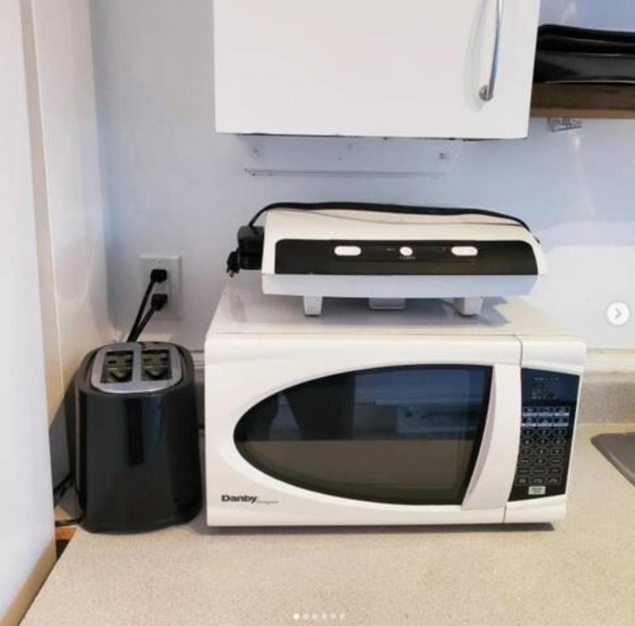 Booking-Eddy- Single Room With Self Check-In Hull Esterno foto