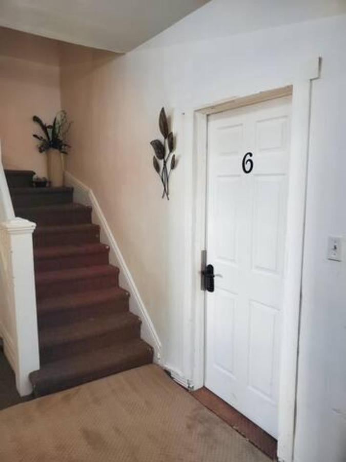 Booking-Eddy- Single Room With Self Check-In Hull Esterno foto