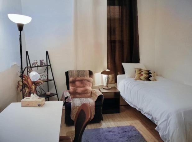 Booking-Eddy- Single Room With Self Check-In Hull Esterno foto